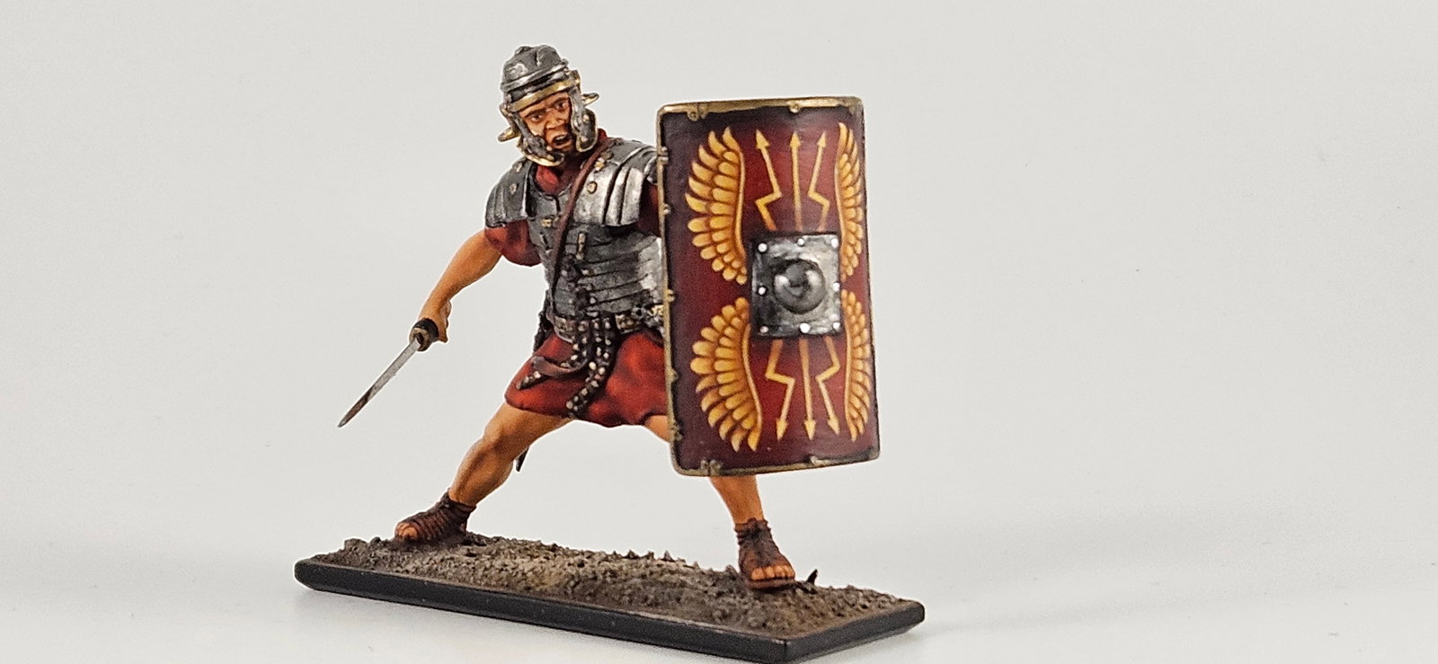 Puzenco St. Petersburg Roman Legion: Puzenco Studios - Master Figure - Roman Legion in battle. Excellent unboxed 1 Piece