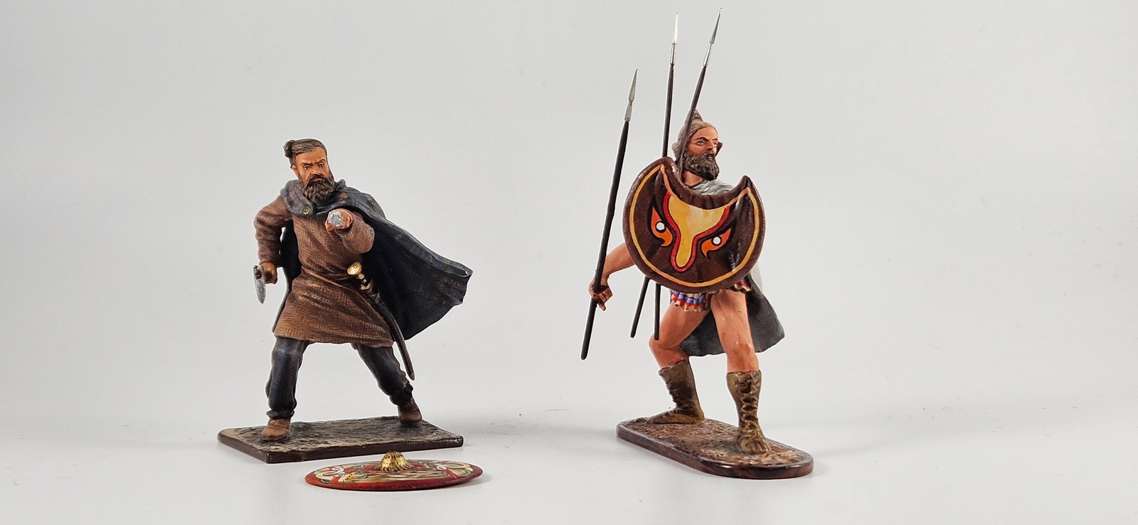 AeroArt St. Petersburg Barbarian & Thracian: AeroArt Military Miniatures - The St. Petersburg Collection #3791 - Germanic Barbarian (needs shield reattached.) and #065 Thracian Javelin Thrower. Excellent, unboxed, 2 pieces.