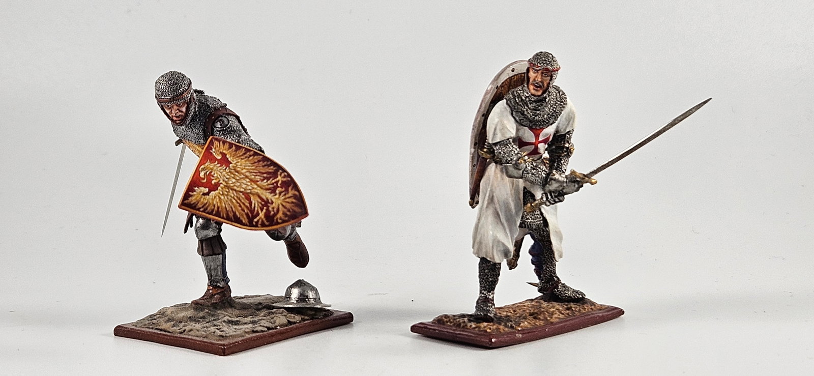 Vision Studios St. Petersburg Crusader Knights: Vision Studios St. Petersburg. Lot of 2 elite painted Crusader Knights. Excellent unboxed 2 pieces