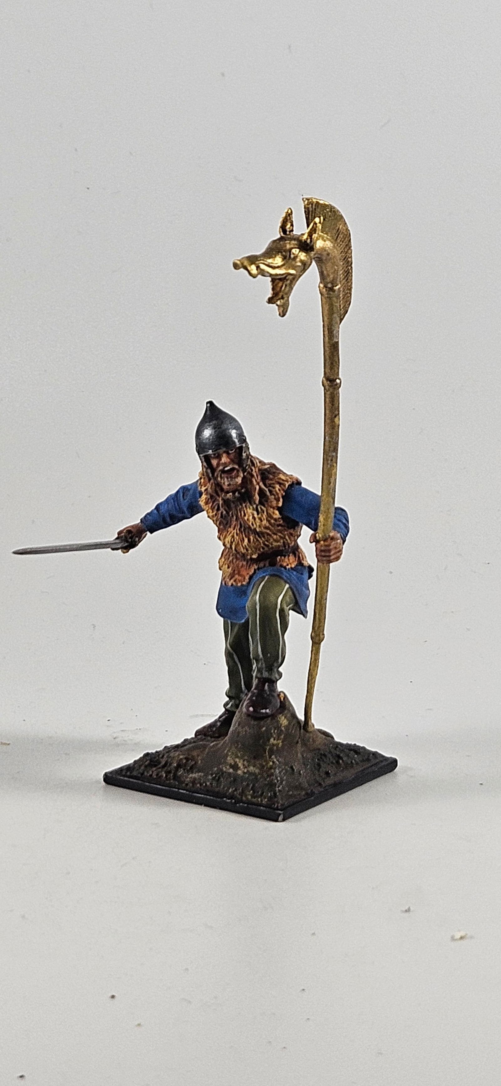 Moscow Miniatures St. Petersburg Celtic Dragon Std (1 of 5)