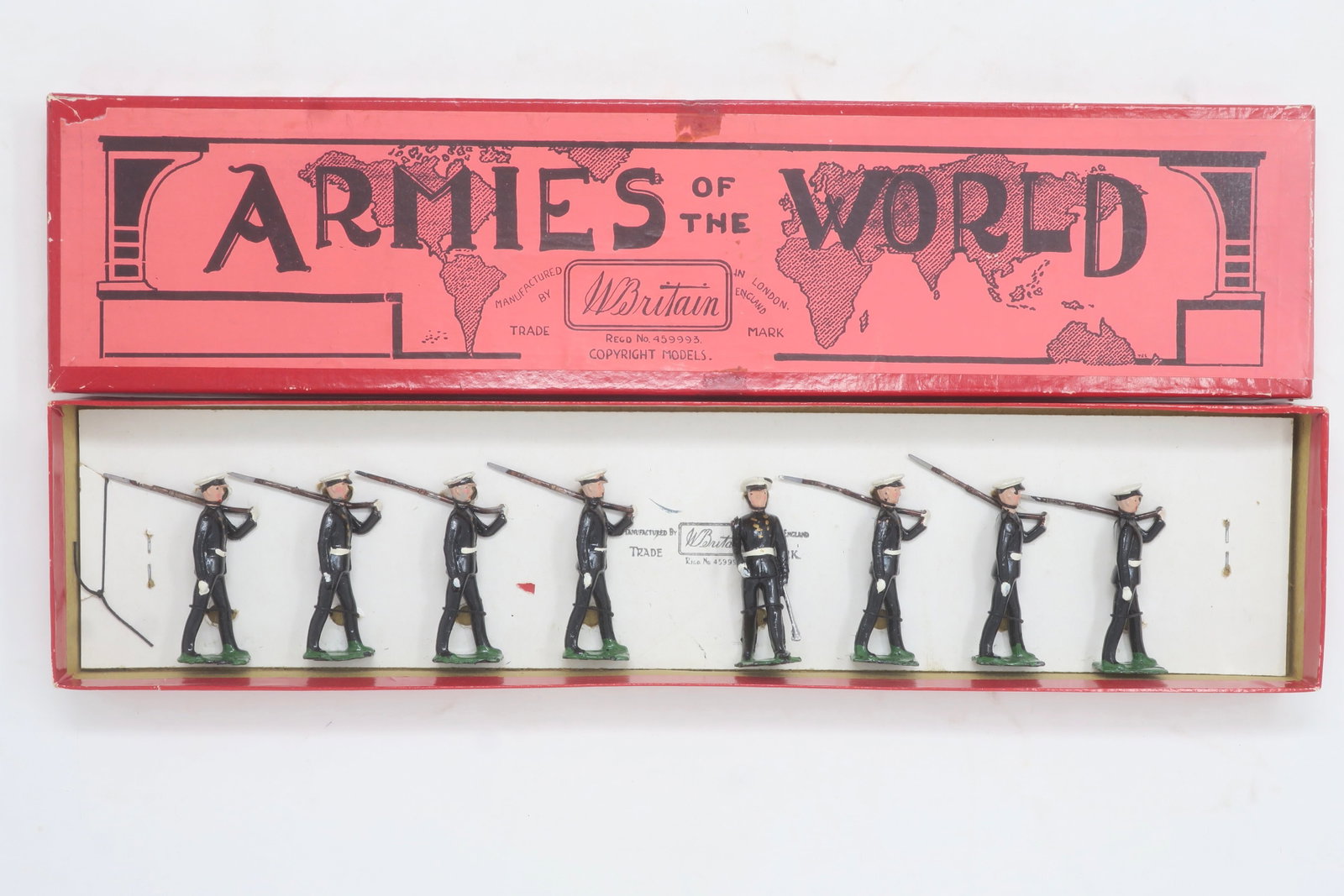 Britains set #1835 Argentine Naval Cadets: at the slope, 8 pieces including officer in an original box; Excellent, box very good