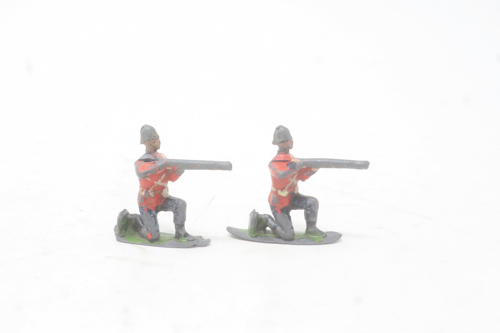 Britains set #25, Soldiers to Shoot: c. 1900, 2 pieces, fair-good, springs and helmet spikes gone