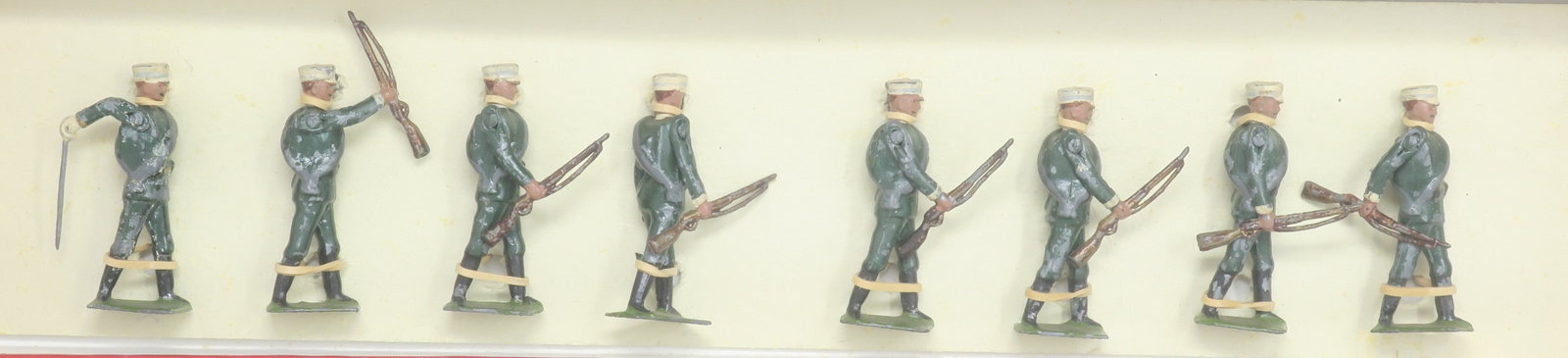 Britains set #172 Bulgarian Infantry: 8 marching pieces (7 at trail and officer with drawn sword); Excellent