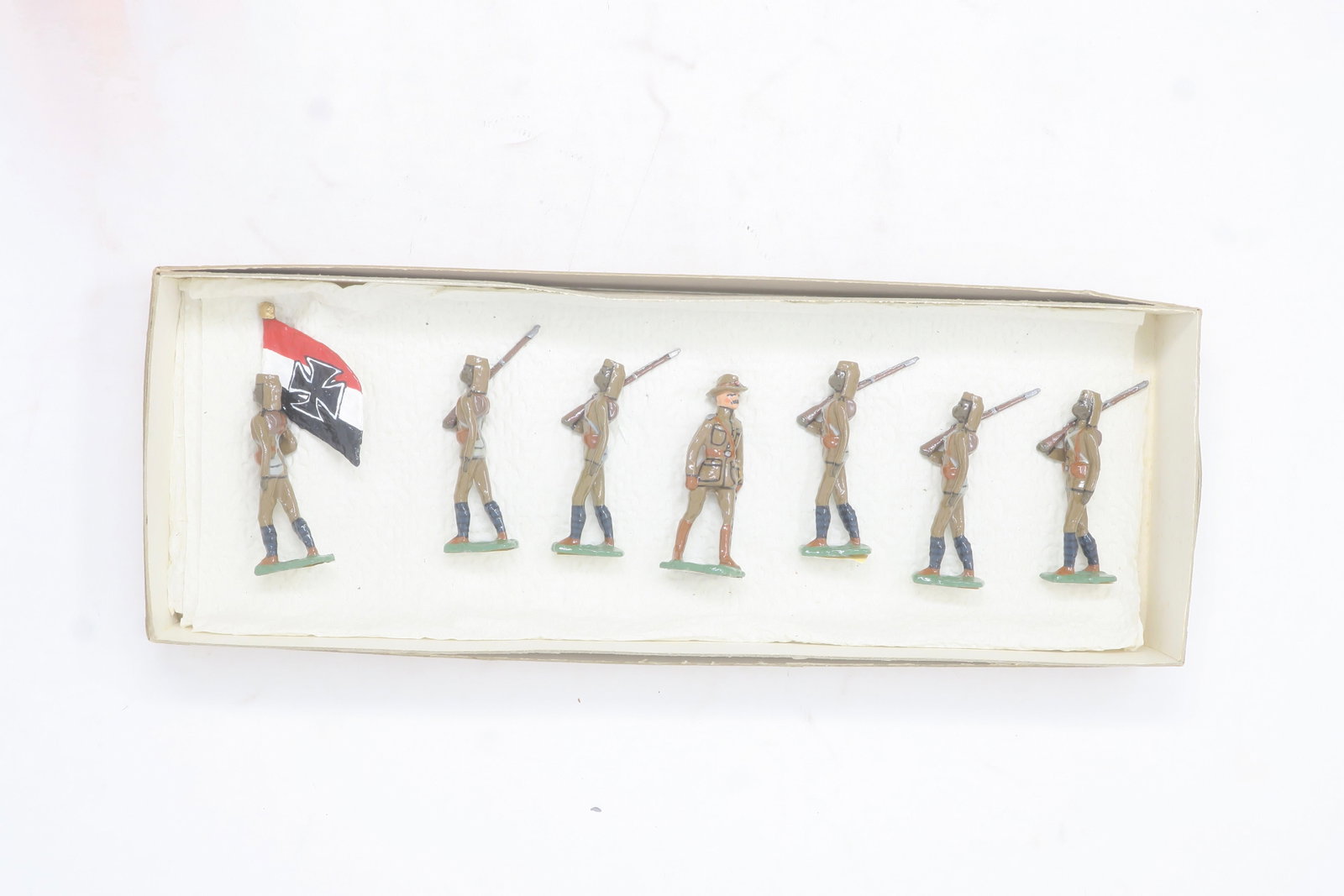 Hiriart Deutsche-Sud-West-Afrika: Schutztruppe, 7 pieces with flag bearer; good