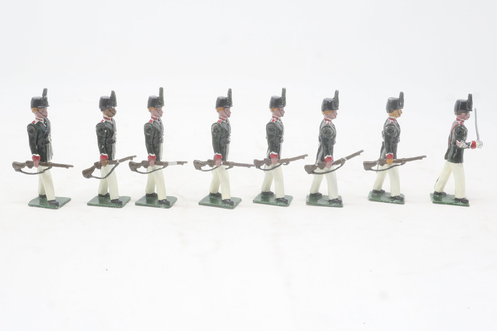 Nostalgia unidentified set: kepis, green coats, white pants at the trail, 8 figures including officer; Excellent
