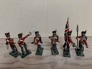 War of 1812 British Regiment: War of 1812 British Regiment with Flag Bearer and Officers - Soldiers of the World - Excellent Condition - 6 pcs - No Box