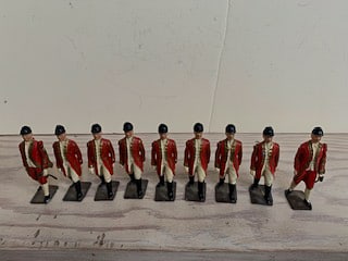 Britains #1475 Walking Outriders: Britains #1475 Walking Outriders - 2 with Swords - 9pcs - Excellent Condition - No Box.