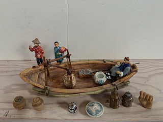 Chinese Supply Boat: Chinese Supply Boat (1 missing arm) -10 pcs - Excellent Condition - No Box.