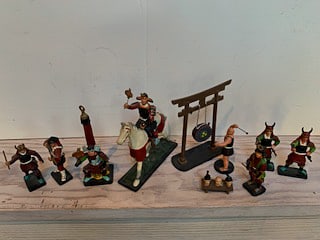 Samurai Warriors - Gong - Executioner: Samurai Warriors, Gong, Executioner and Mounted Officer - 11 pcs - Excellent Condition - No Box.