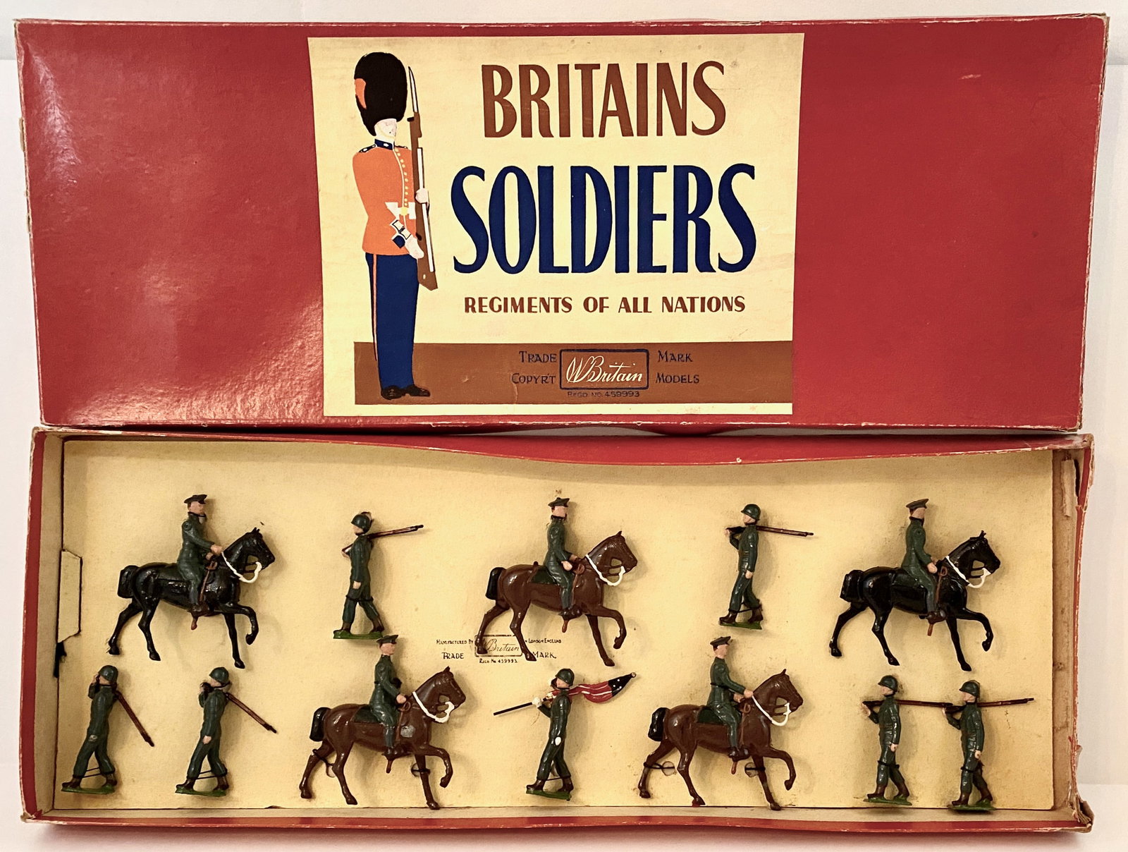 Britains #267 U.S. Army Cavalry & Infantry: Post war issue. 12 pieces. Mint to near mint condition. Box in good condition