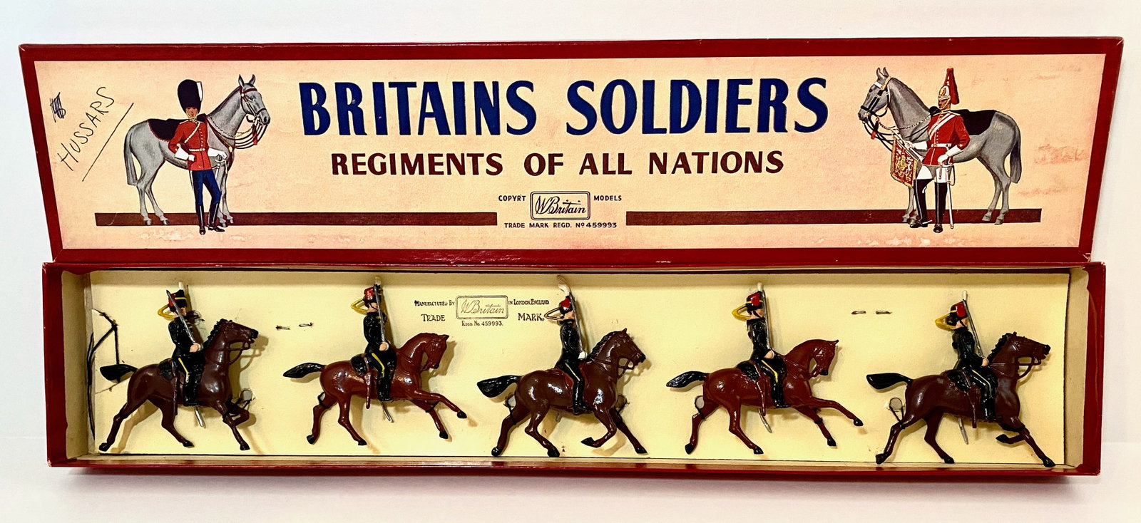 Britains #2075 7th Queen's Own Hussars: Post war issue. Excellent condition. 5 pieces. Box good (writing on top label).