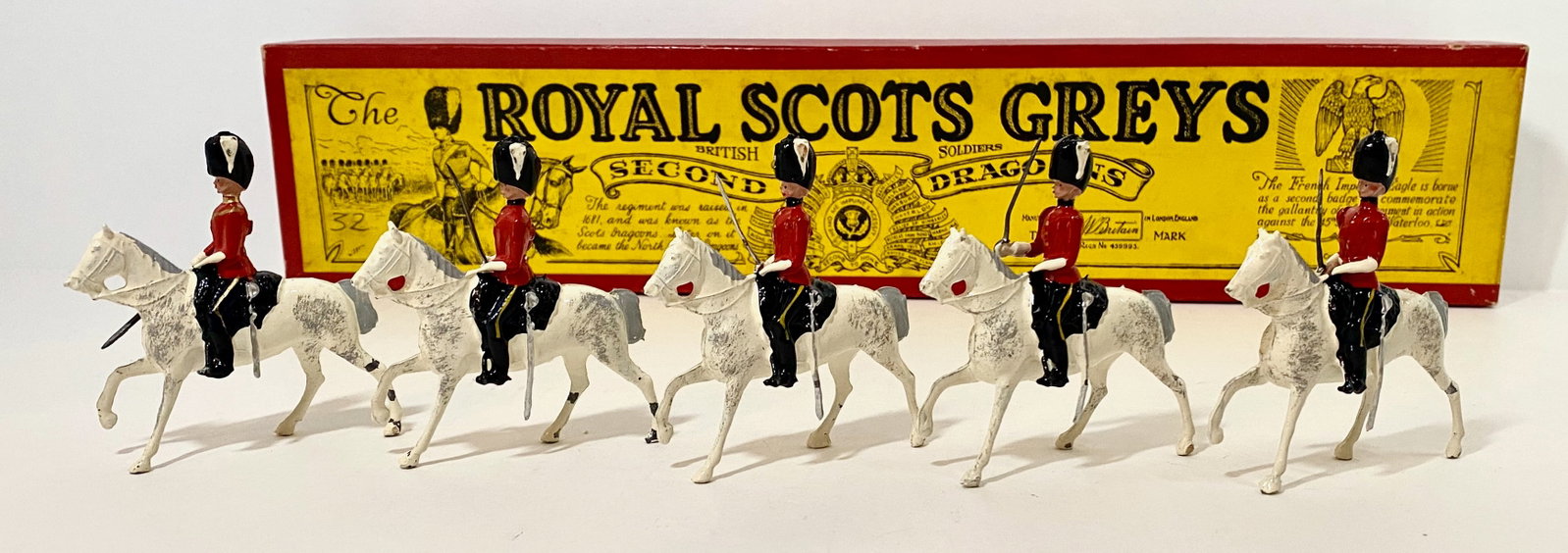 Britains #32 Royal Scots Greys: Post war issue, 1946-1959. 5 pieces. Excellent condition. Box very good.