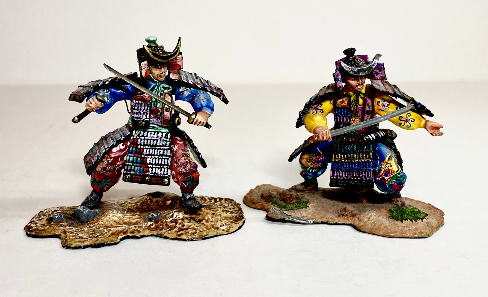 Niena Russia, Samurai Warriors: 2 pieces. Good condition (one missing sword, paint loss on one base edge). No boxes.