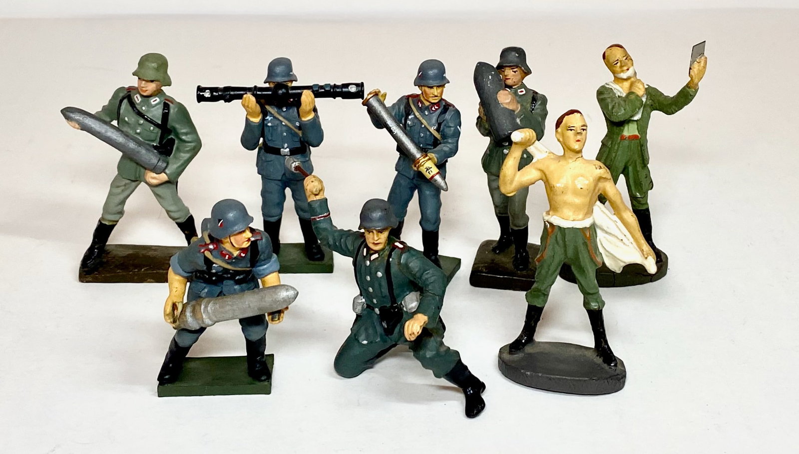 Elastolin & Lineol Composition Germans: 8 pieces. Excellent condition. Unboxed.