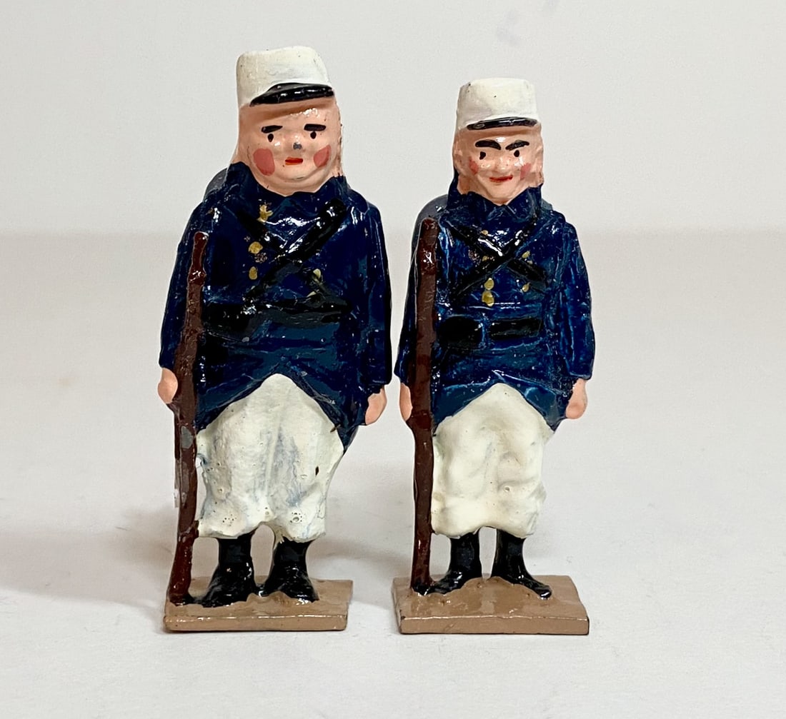 Laurel & Hardy French Foreign Legion Figures: 2 pieces. Excellent condition. Unboxed.