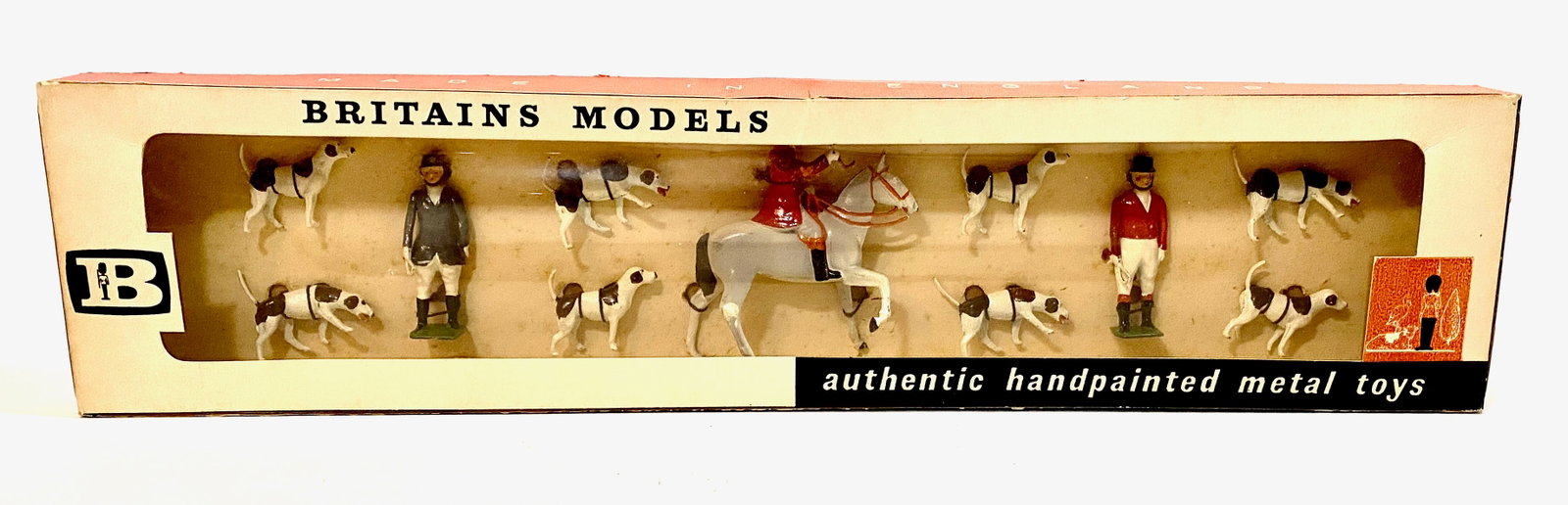 Britains #9650 "The Meet": Scarce post war set in mint condition. 11 pieces. Original window box in excellent condition.