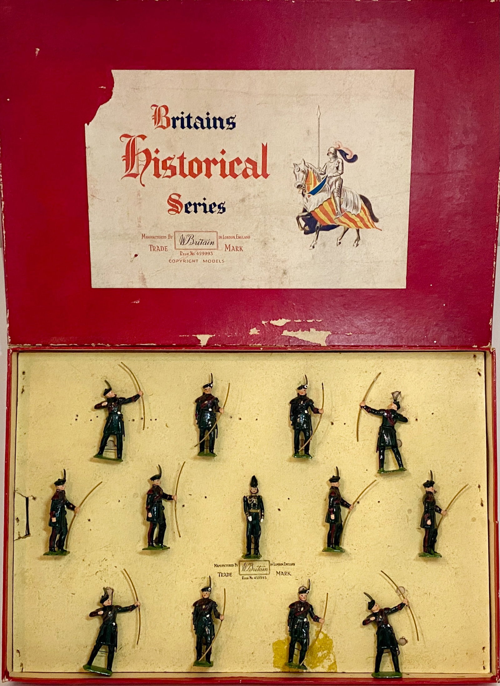 Britains #2079 Royal Company Of Archers: Queen's Bodyguard for Scotland. Post war, restrung to card in box. 13 pieces. Near mint condition. Box in fair condition.