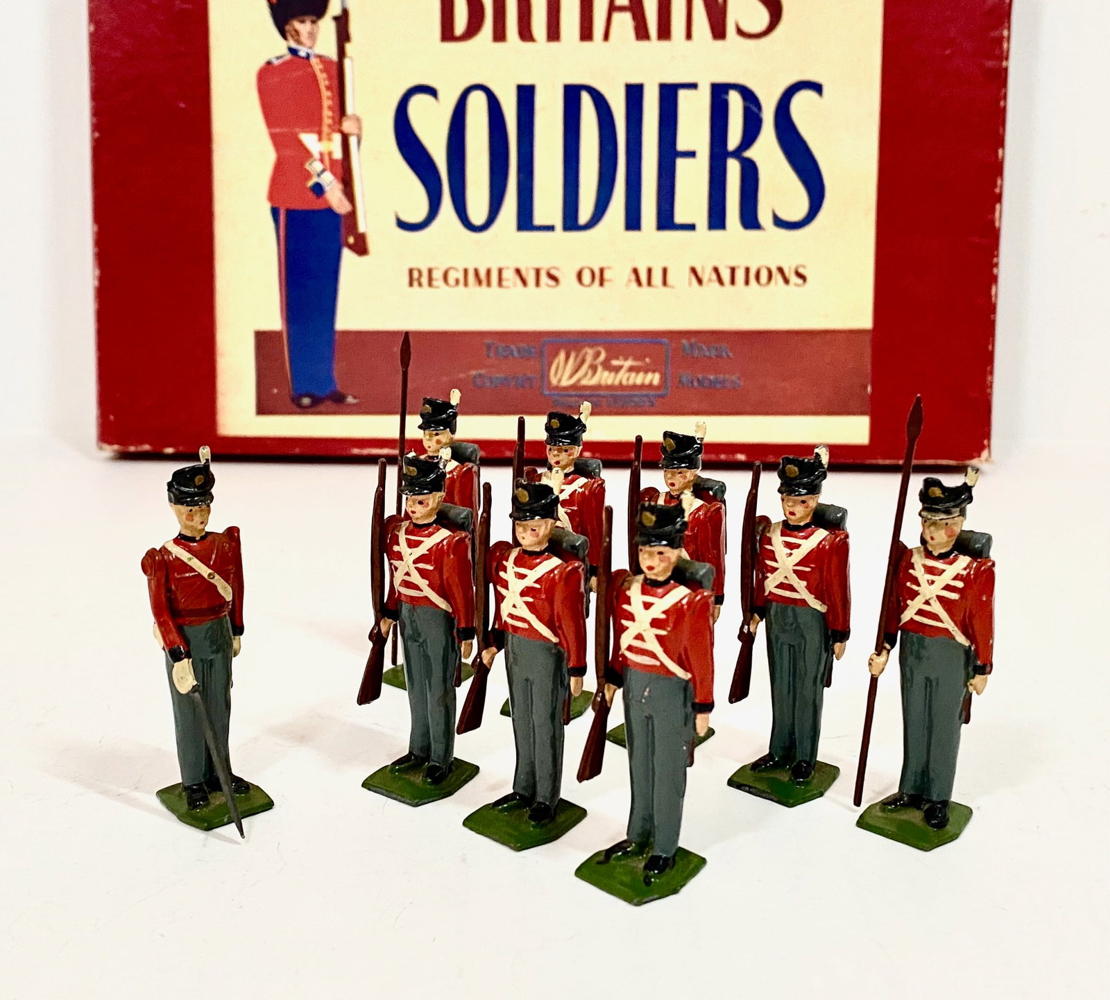 Britains #1518 Line Infantry: Waterloo Period 1815. Post war issue. 9 pieces. Excellent condition. Box excellent.