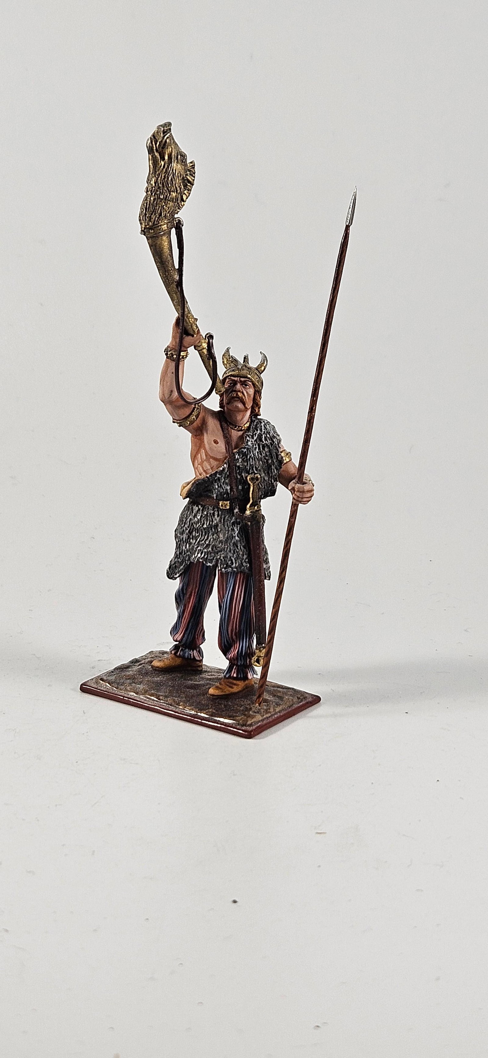 AeroArt St. Petersburg Celtic Warrior Hornblower: AeroArt Military Miniatures - The St. Petersburg Collection #2013- Celtic Warrior Hornblower, Excellent, 1 piece.