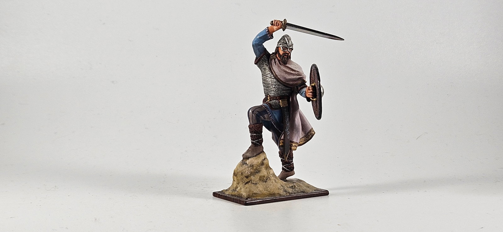 AeroArt St. Petersburg Viking Commander: AeroArt Military Miniatures - The St. Petersburg Collection #305D - Special Dealer Figure - Viking Commander, Excellent, 1 piece.