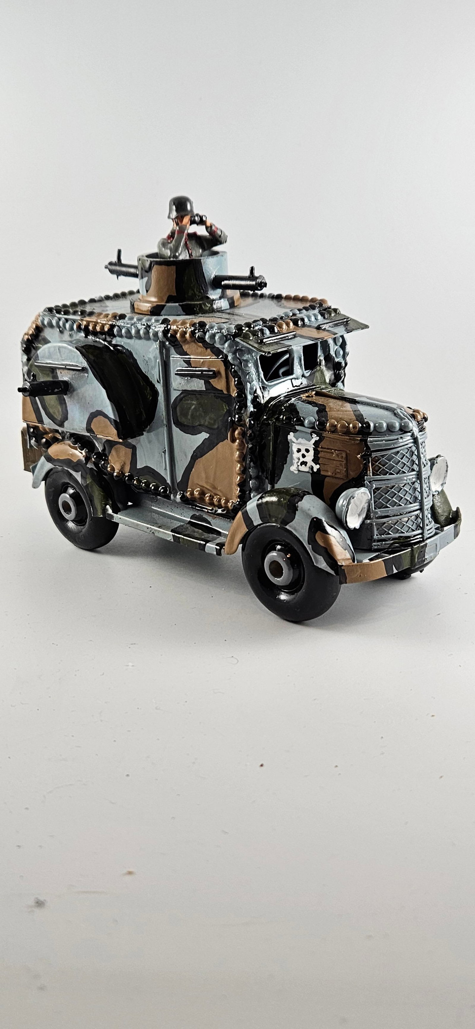 World War 1 German Mobile Artillery Wagon: Nates Garage - World War 1 - German Mobile Artillery Wagon and Driver. Excellent Unboxed.