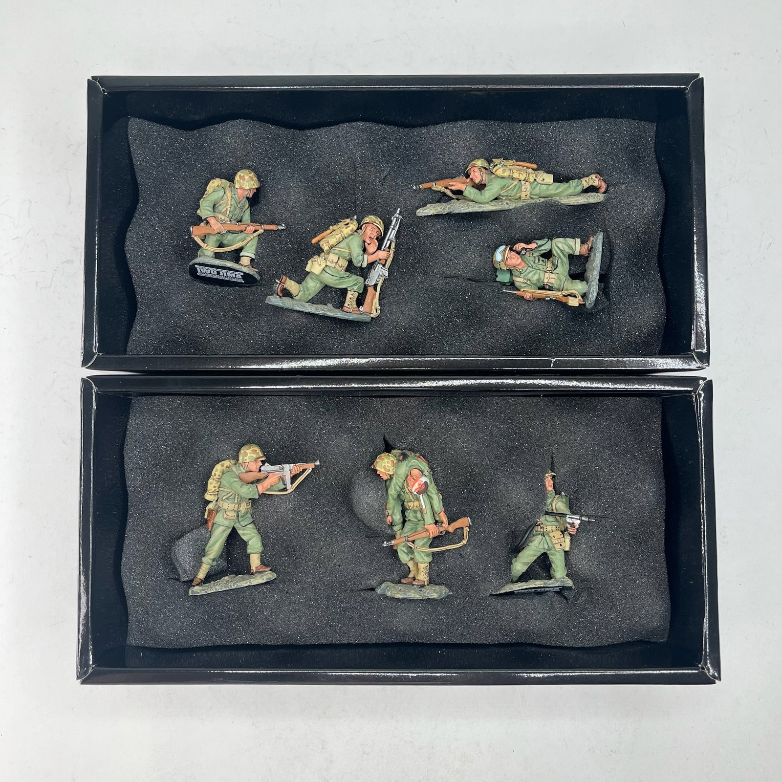 King & Country IWJ020 Return Fire and IWJ022: Courage Under Fire. 7 Pieces. Condition Excellent. Boxes Excellent.