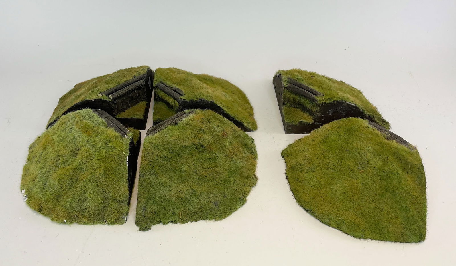 Curved Hillside Log Trench Diorama Assortment: Includes 6 Quarter Circle Pieces Measuring Approximately 6x5.5x2.5 inches. Condition Very Good. No Box.