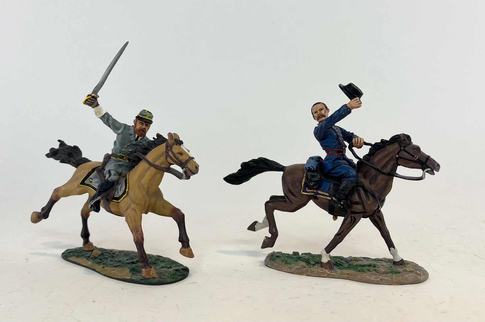 Britains Sets 17287 and 17288 Leaders: In Blue And Gray - George E. Pickett On Horseback and Philip H. Sheridan On Horseback. 2 Pieces. Condition Excellent. Boxes Excellent.