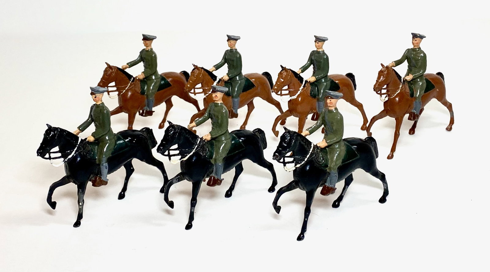 Britains #229 U.S. Cavalry at the Walk: Post war. 7 pieces. Excellent condition. Unboxed.