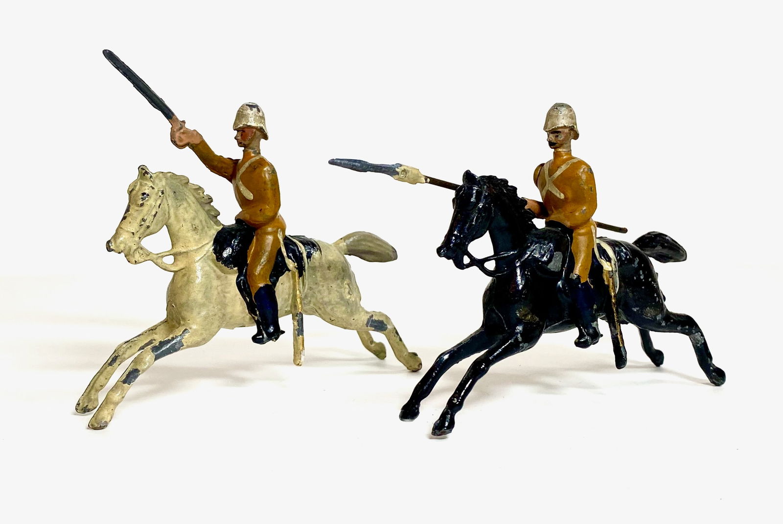 Britains RARE #94 21st Lancers Omdurman: First version, rocking horses, furled lances, officer and trooper. 2 pieces. Excellent condition. Unboxed.