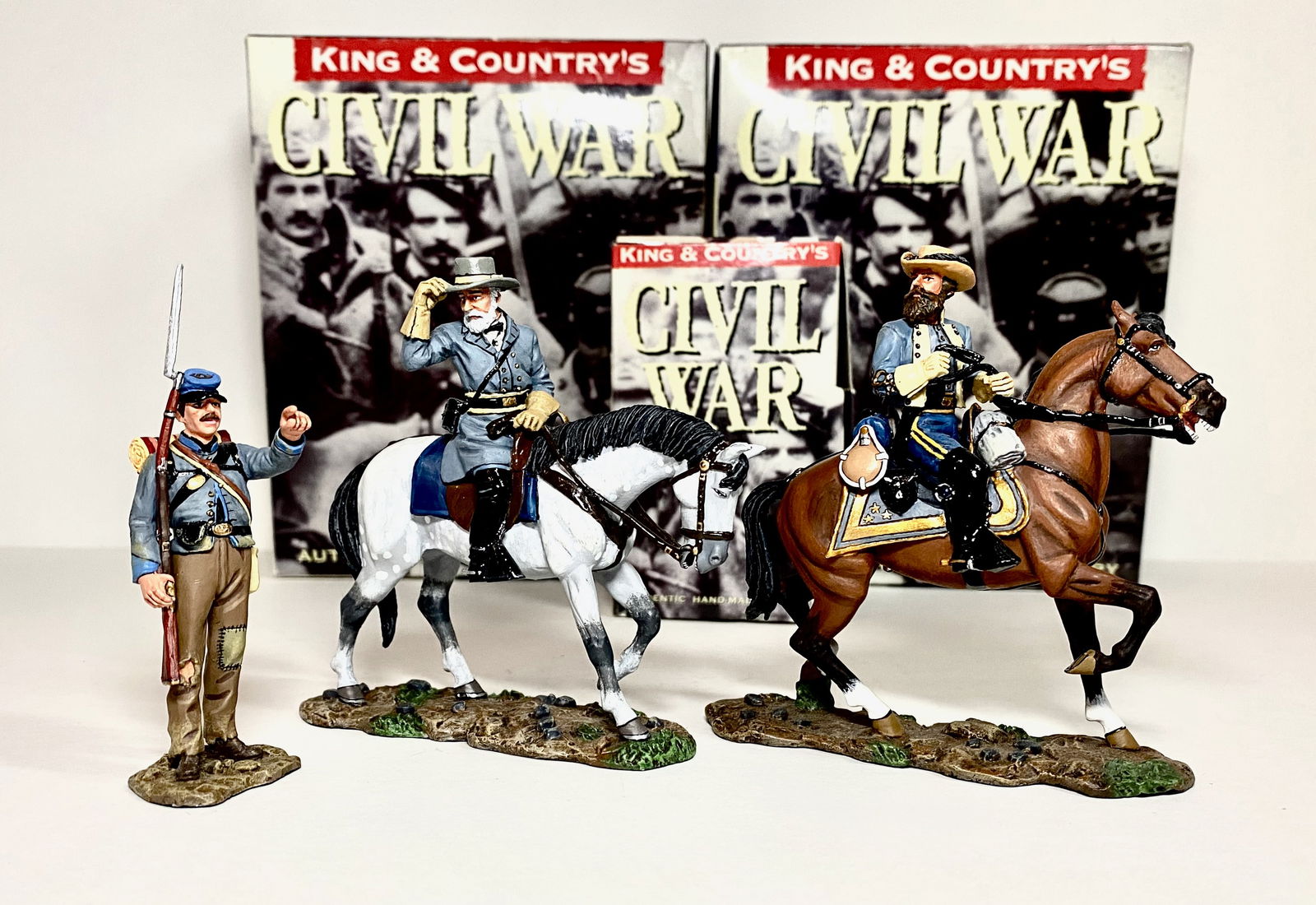 King & Country American Civil War: Trio of Confederates. #CW011 General Robert E. Lee on his favorite mount ?Traveler?. #CW010 ?JEB Stuart? Lee?s most famous and most impetuous cavalry commander on his horse, Tartar. #CW002 ?Soldier Po
