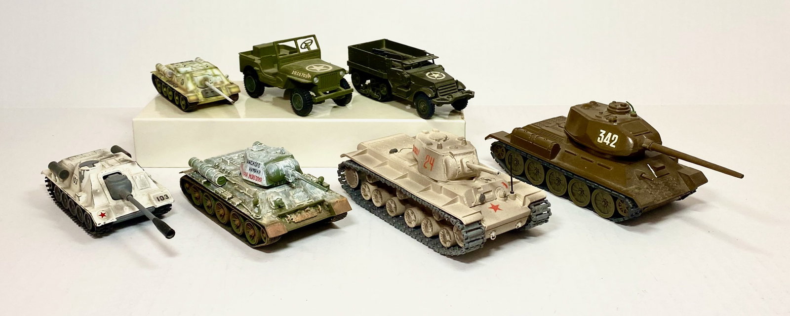 Dinky Corgi & Other Military Vehicles: 7 pieces. Excellent condition. Unboxed.