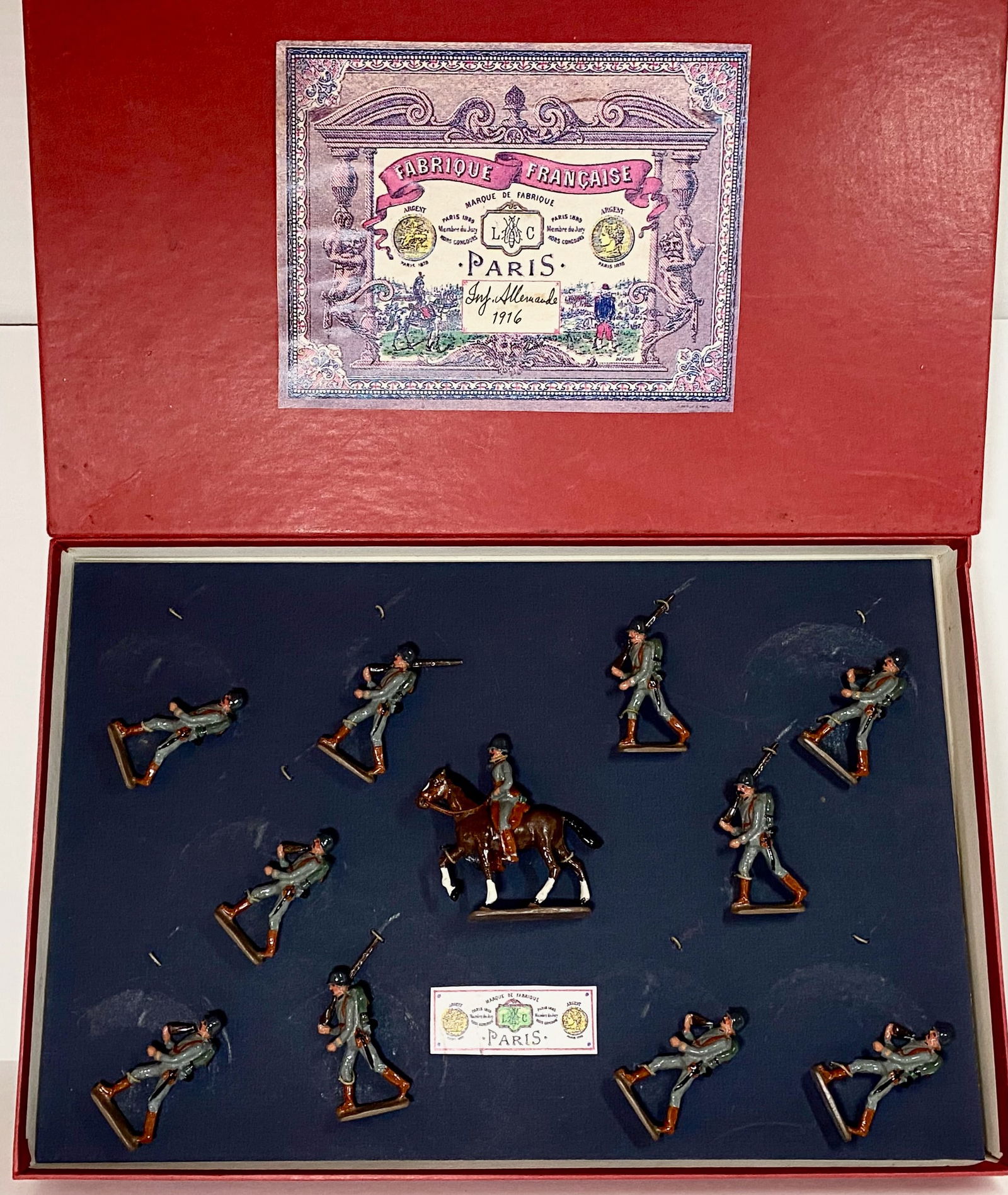 Lucotte French Infantry 1916: 11 pieces. 6 missing rifles, the rest in very good condition. Box excellent.