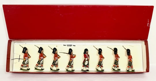 Britains Gordon Highlanders With Officer