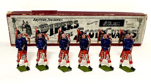 Britains #69 Pipers of Scots Guards