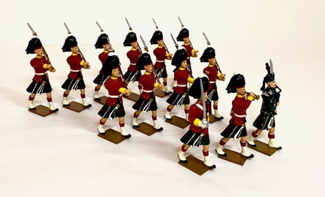 Hiriart Highlanders Marching at Slope