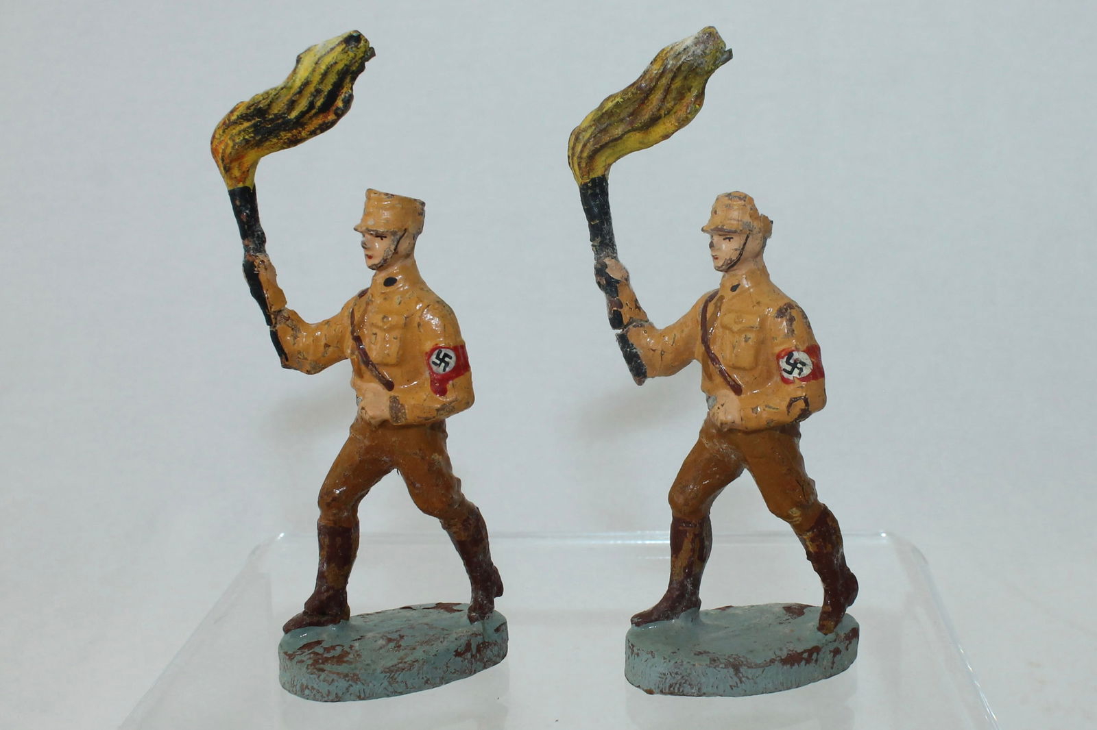 Elastolin Lot SA Torch Bearers (1 of 3)