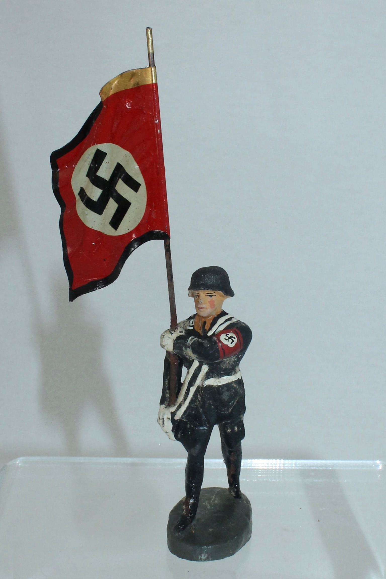 Elastolin SS Leibstandarte AH Flagbearer (1 of 2)