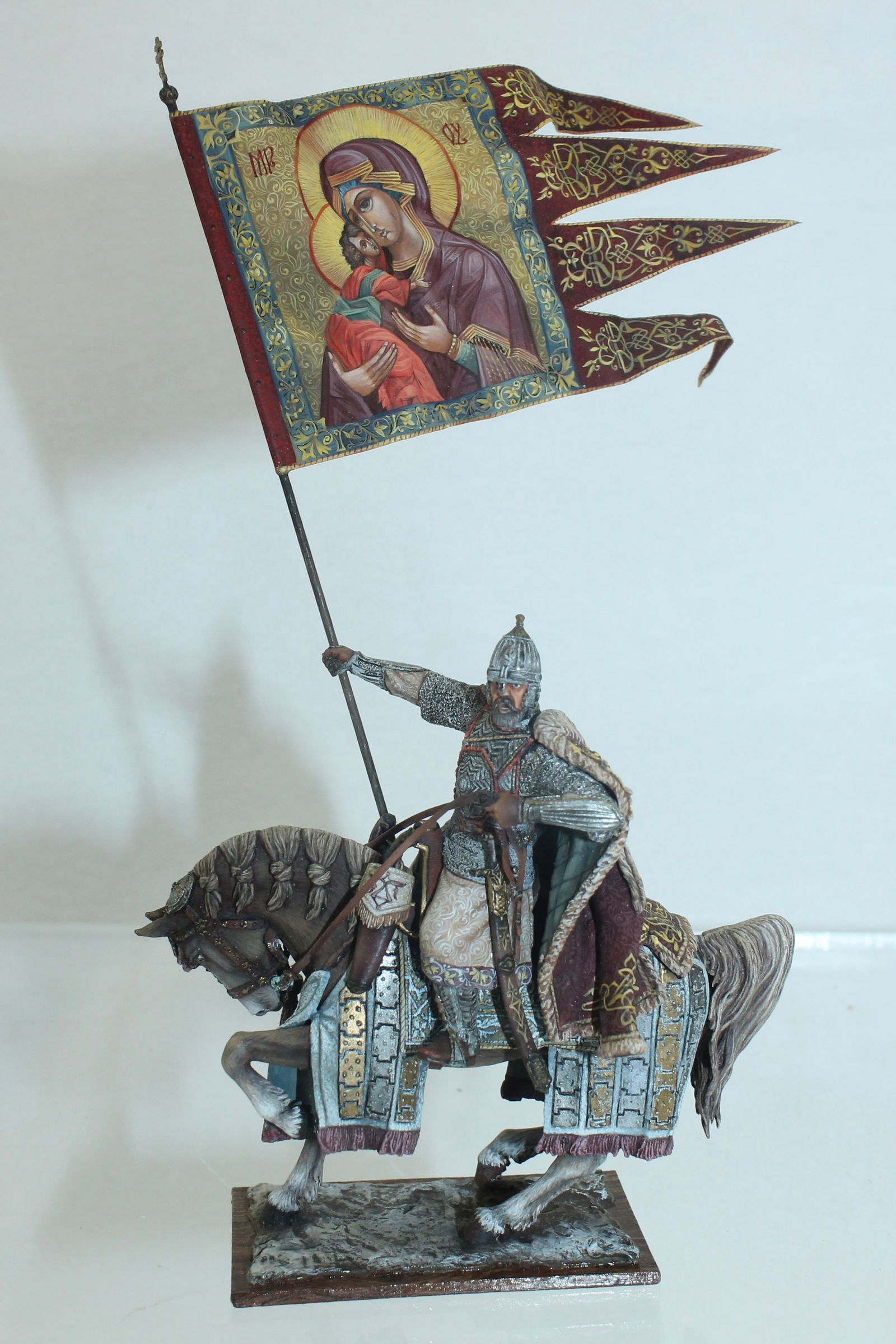 Arsenyev Studio Russian Boyar with Banner (1 of 6)