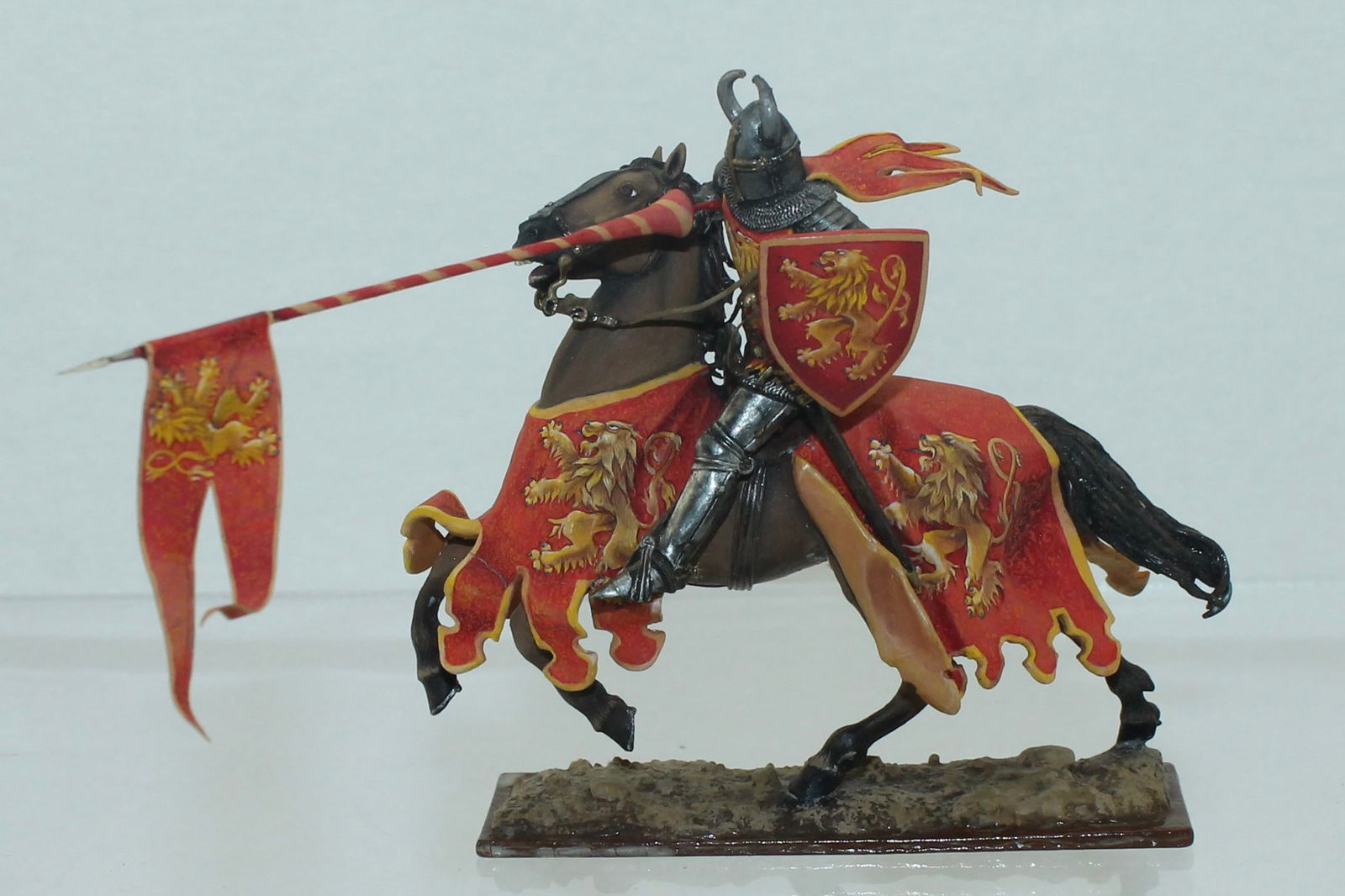 Arsenyev Studio Tournament Knight with Lance (1 of 4)