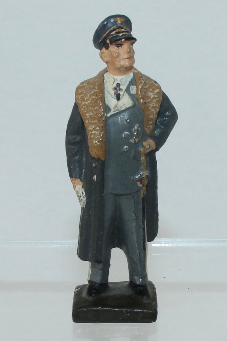 Lineol General Goering in Overcoat (1 of 3)