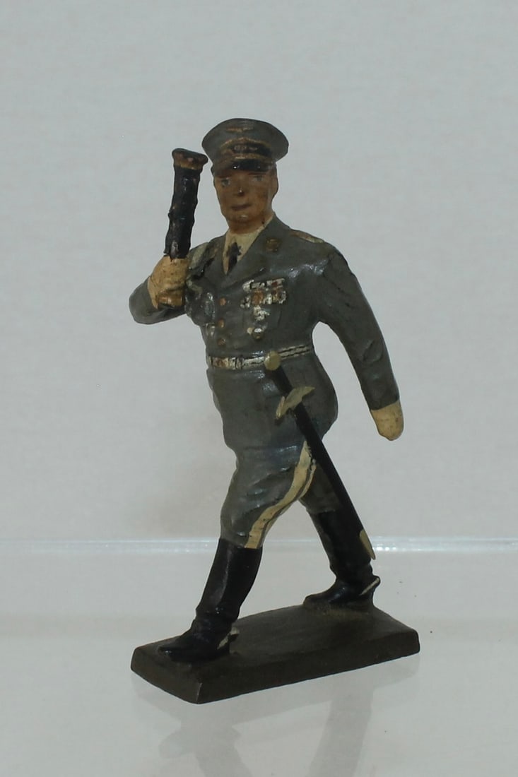Lineol Goering in Luftwaffe Uniform (1 of 3)