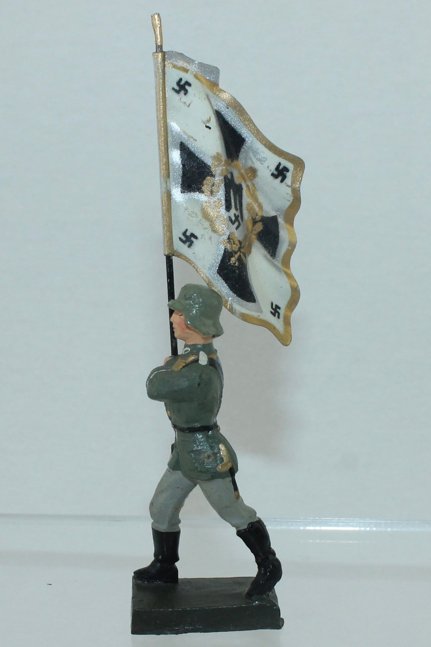 Lineol German Army Flag Bearer (1 of 2)