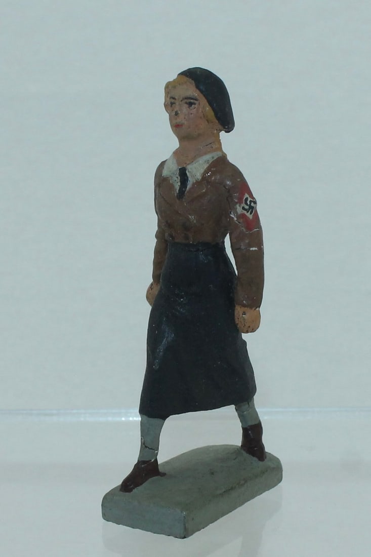 Lineol BDM Maiden Marching: 9/367. Made 1933-36. 1 Piece. Condition Very Good to Excellent. No Box.