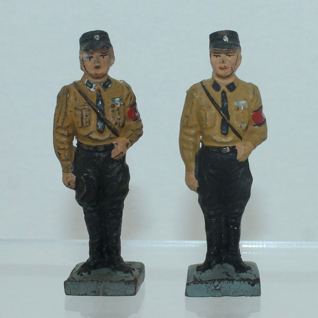 Lineol Lot SS Leader and Man at Attention (1 of 3)