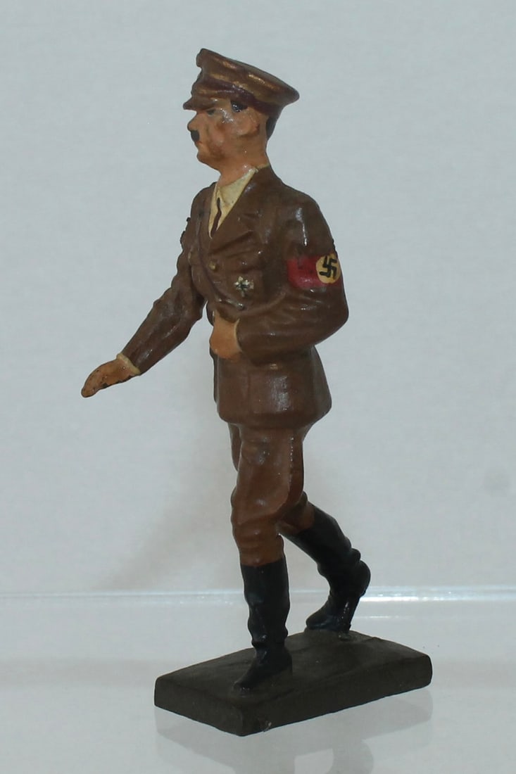 Lineol Hitler Walking in Brown Uniform: 9/2. Movable Arm. Made 1934-36. 1 Piece. Condition Very Good. No Box.