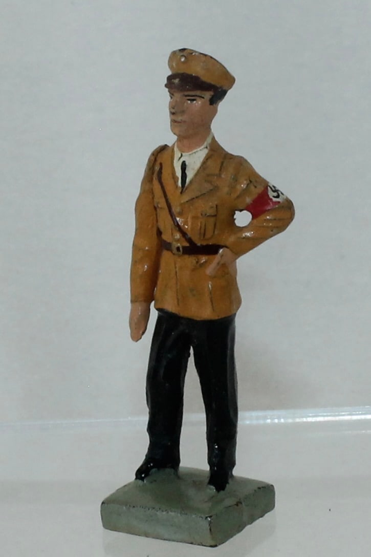 Lineol Dr.Goebbels in Brown Uniform (1 of 4)