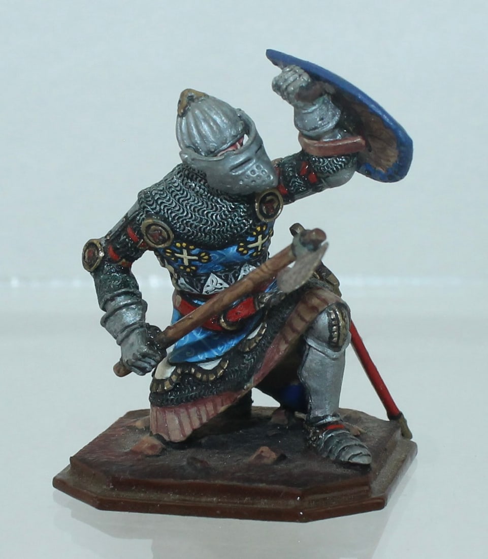 Grudsky Studio Knight Kneeling with Axe (1 of 5)