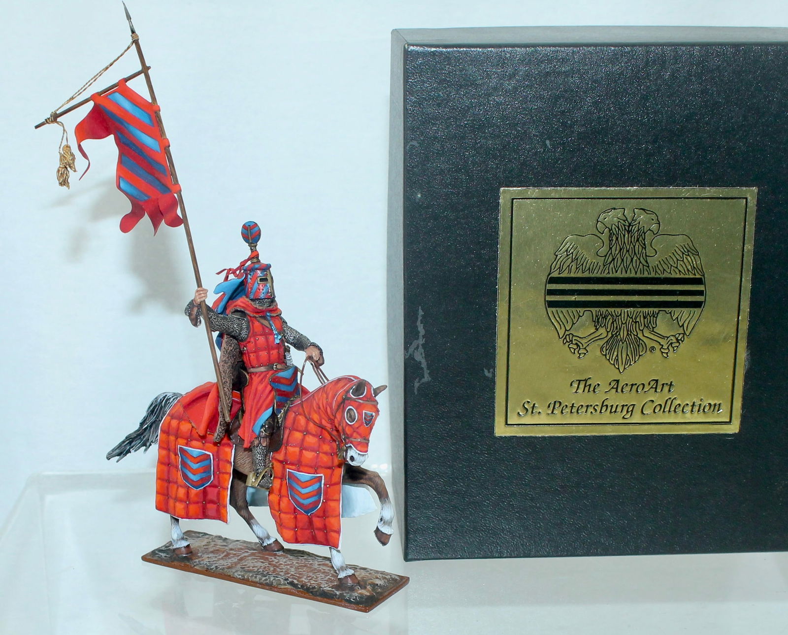 Aero Art Medieval Knight with Banner (1 of 8)