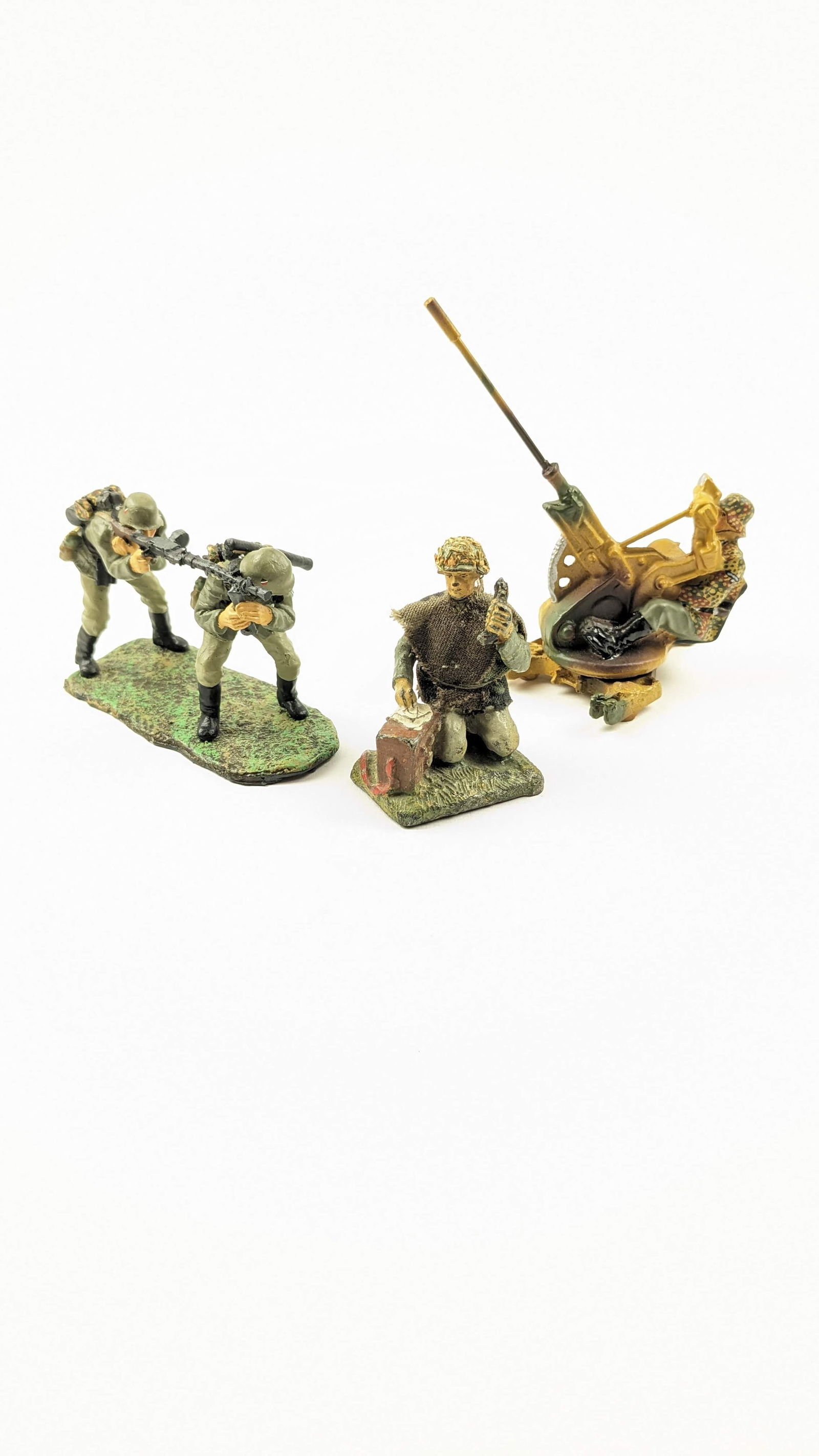 Duscha German Machine Gunners & Radio Operater (1 of 1)